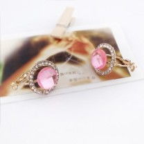 三角形水晶耳钉 时尚个性的点睛之笔，实物更胜图片的七色魅惑